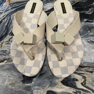 AUTHENTIC LV SANDALS